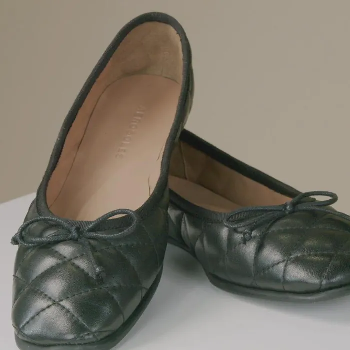 Aerosoles Comfortable Women039s Ballet Flat In Black Genuine Leather Black Quilted Leather Women Clogs and Mules