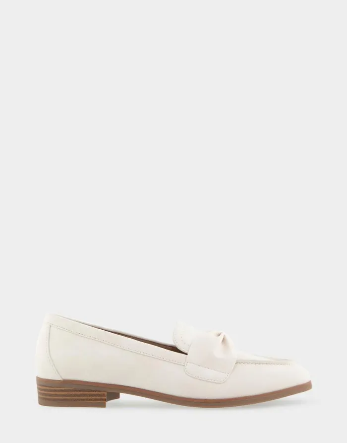 Aerosoles Comfortable Women039s Tailored Loafer In Eggnog Faux Leather Faux Suede Eggnog Faux Leather Women Loafers Aerosoles Comfortable Women039s Tailored Loafer In Eggnog Faux Leather Faux Suede Eggnog Faux Leather Women Loafers
