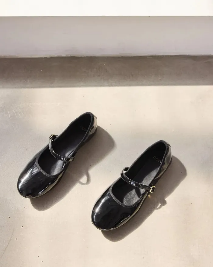 Casuals CATIA Black Patent Ballet Flats NOVO Shoes Women