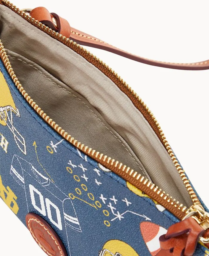Collegiate University Of Notre Dame Top Zip Crossbody University Of Notre Dame Woman Dooney and Bourke Crossbodies Collegiate University Of Notre Dame Top Zip Crossbody University Of Notre Dame Woman Dooney and Bourke Crossbodies