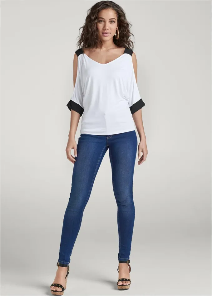 COLOR BLOCK TOP White and Black Women VENUS Short Sleeve Tops COLOR BLOCK TOP White and Black Women VENUS Short Sleeve Tops
