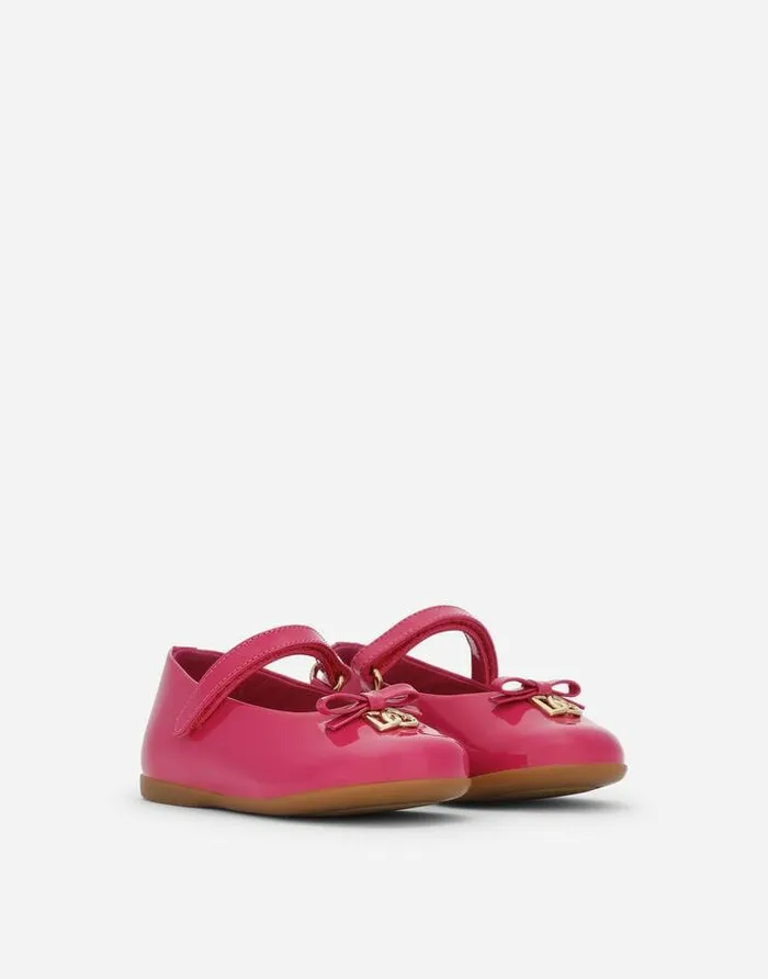 Dolce and Gabbana Shoes For First Steps 1926 Children Patent Leather Ballet Flats With Strap And DG Logo Pink Dolce and Gabbana Shoes For First Steps 1926 Children Patent Leather Ballet Flats With Strap And DG Logo Pink