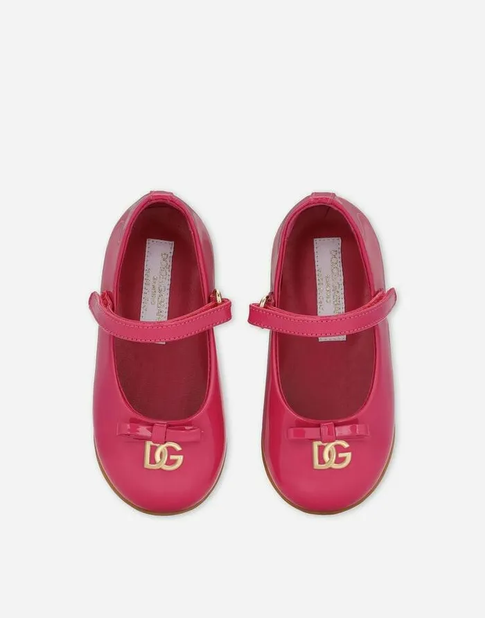 Dolce and Gabbana Shoes For First Steps 1926 Children Patent Leather Ballet Flats With Strap And DG Logo Pink Dolce and Gabbana Shoes For First Steps 1926 Children Patent Leather Ballet Flats With Strap And DG Logo Pink
