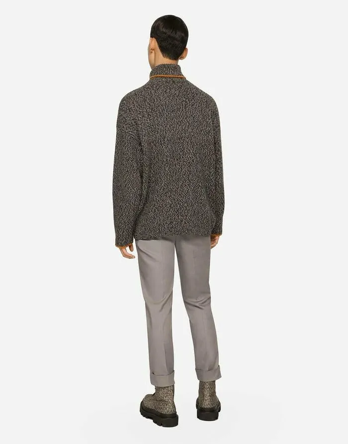 Dolce and Gabbana Trousers And Shorts Men Stretch Drill Pants With ReEdition Label Grey Dolce and Gabbana Trousers And Shorts Men Stretch Drill Pants With ReEdition Label Grey