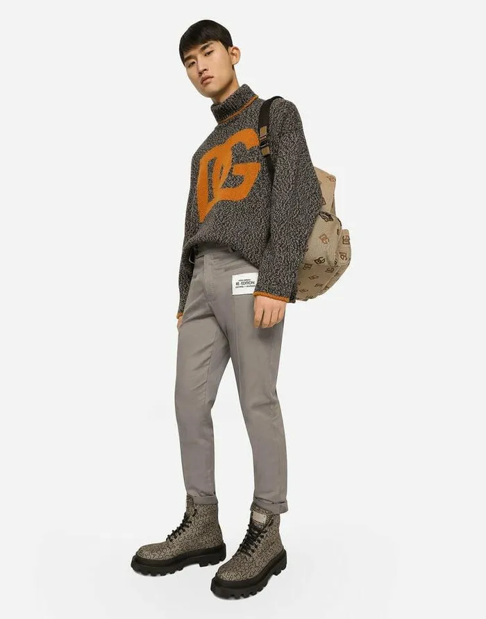 Dolce and Gabbana Trousers And Shorts Men Stretch Drill Pants With ReEdition Label Grey Dolce and Gabbana Trousers And Shorts Men Stretch Drill Pants With ReEdition Label Grey