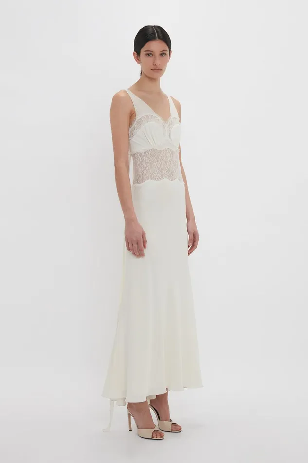 Dresses Women Victoria Beckham Ruffle Detail Midi Dress In Ivory Dresses Women Victoria Beckham Ruffle Detail Midi Dress In Ivory