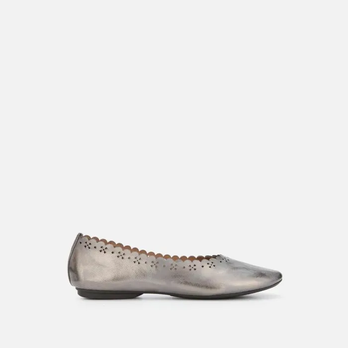 Eugene Scalloped Metallic Travel Ballet Flat Pewter Women Kenneth Cole Flats