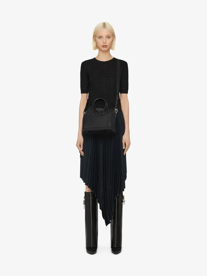 Givenchy Mini Antigona Bag In Grained Leather Black Women Crossbody Bags Givenchy Mini Antigona Bag In Grained Leather Black Women Crossbody Bags