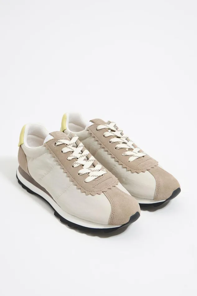 Gray 13 18 Retro Sneaker Light Grey Women Bimba Y Lola Sneakers Gray 13 18 Retro Sneaker Light Grey Women Bimba Y Lola Sneakers