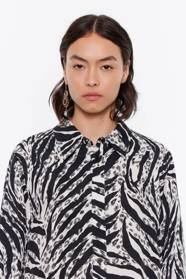 Ivory Zebra Long Straight Shirt Zebra Ivory Women Bimba Y Lola Shirts Ivory Zebra Long Straight Shirt Zebra Ivory Women Bimba Y Lola Shirts