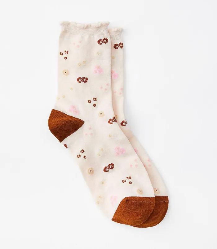 LOFT Lou and Grey Wildflower Ruffle Crew Socks Delicate Seashell Women Socks