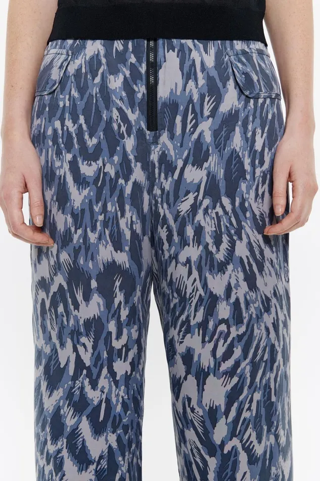 Navy Blue Print Plumancha Fluid Trousers Plumancha Navy Women Bimba Y Lola Trousers Navy Blue Print Plumancha Fluid Trousers Plumancha Navy Women Bimba Y Lola Trousers