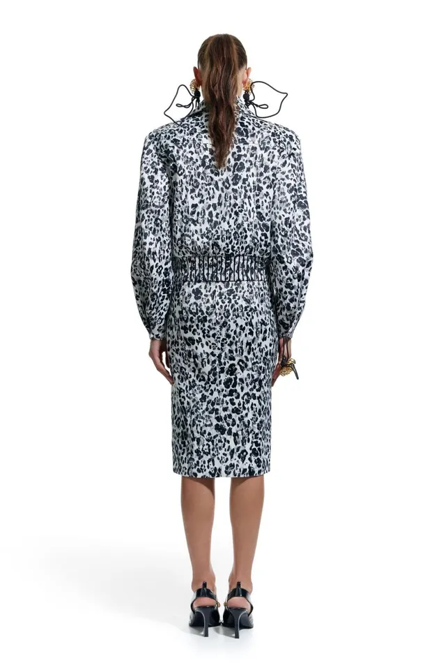 Offwhite Leolapiz Satin Cropped Jacket Leolapiz Full Off White Women Bimba Y Lola Bimba Y Palomo Offwhite Leolapiz Satin Cropped Jacket Leolapiz Full Off White Women Bimba Y Lola Bimba Y Palomo