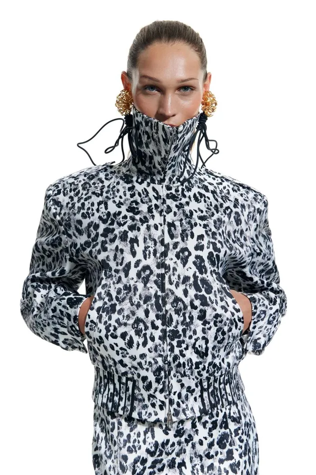 Offwhite Leolapiz Satin Cropped Jacket Leolapiz Full Off White Women Bimba Y Lola Bimba Y Palomo Offwhite Leolapiz Satin Cropped Jacket Leolapiz Full Off White Women Bimba Y Lola Bimba Y Palomo