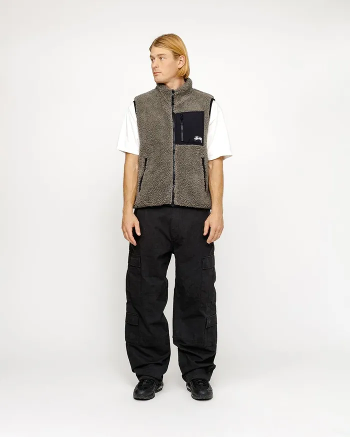 Outerwear MenWomen Stussy SHERPA REVERSIBLE VEST Stone