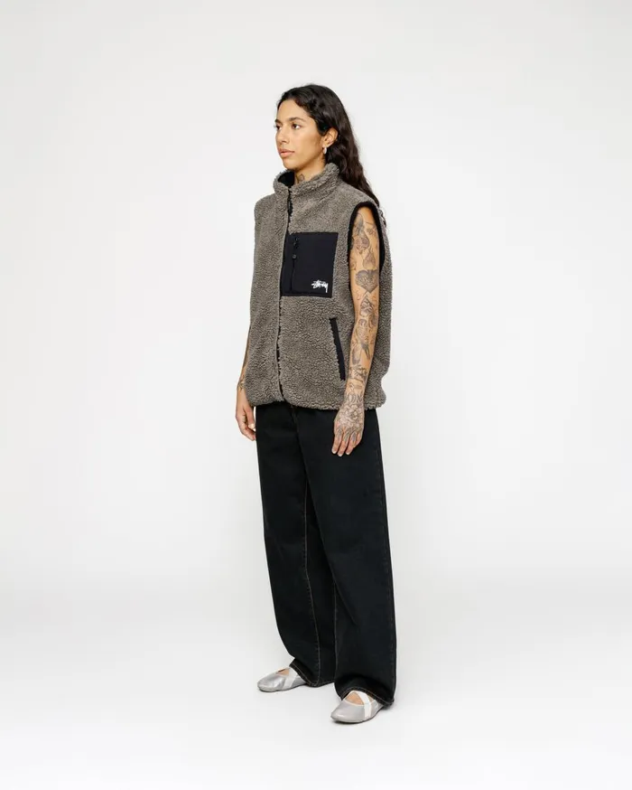 Outerwear MenWomen Stussy SHERPA REVERSIBLE VEST Stone