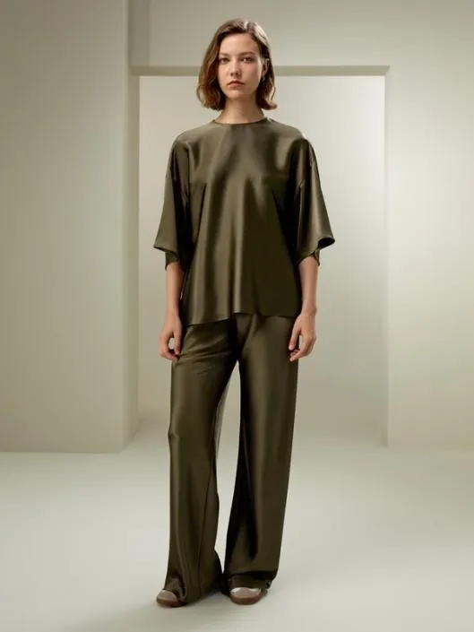 Relaxed Silk Crewneck Blouse Women Blouses Lilysilk Shirts