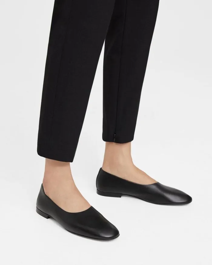 Shoes Women Theory Round Flat In Leather Black