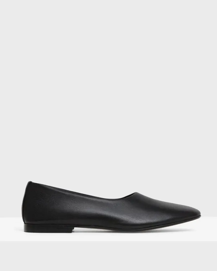 Shoes Women Theory Round Flat In Leather Black
