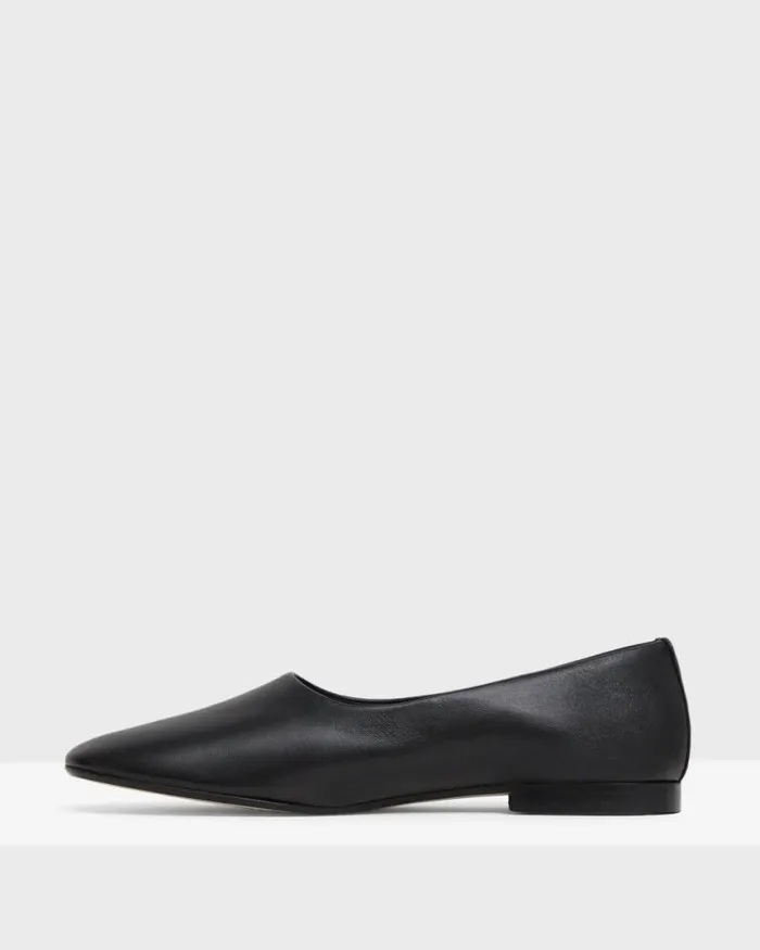Shoes Women Theory Round Flat In Leather Black