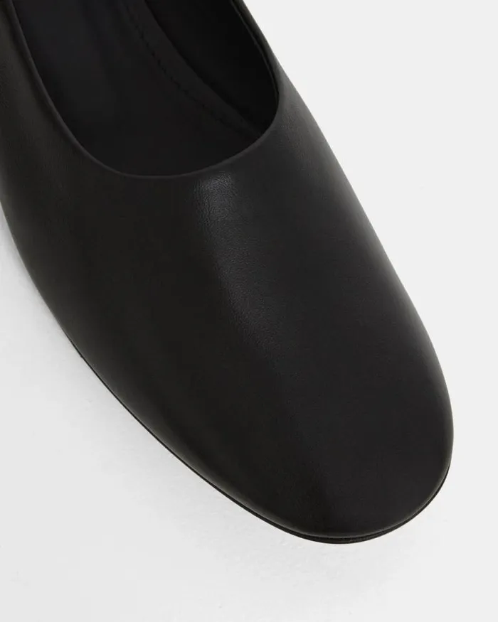 Shoes Women Theory Round Flat In Leather Black