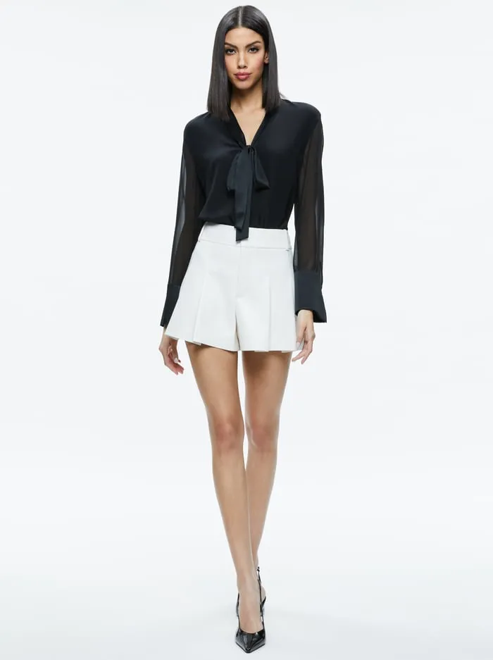 Shorts Women Alice Olivia Scarlet High Rise Vegan Leather Flutter Shorts Off White