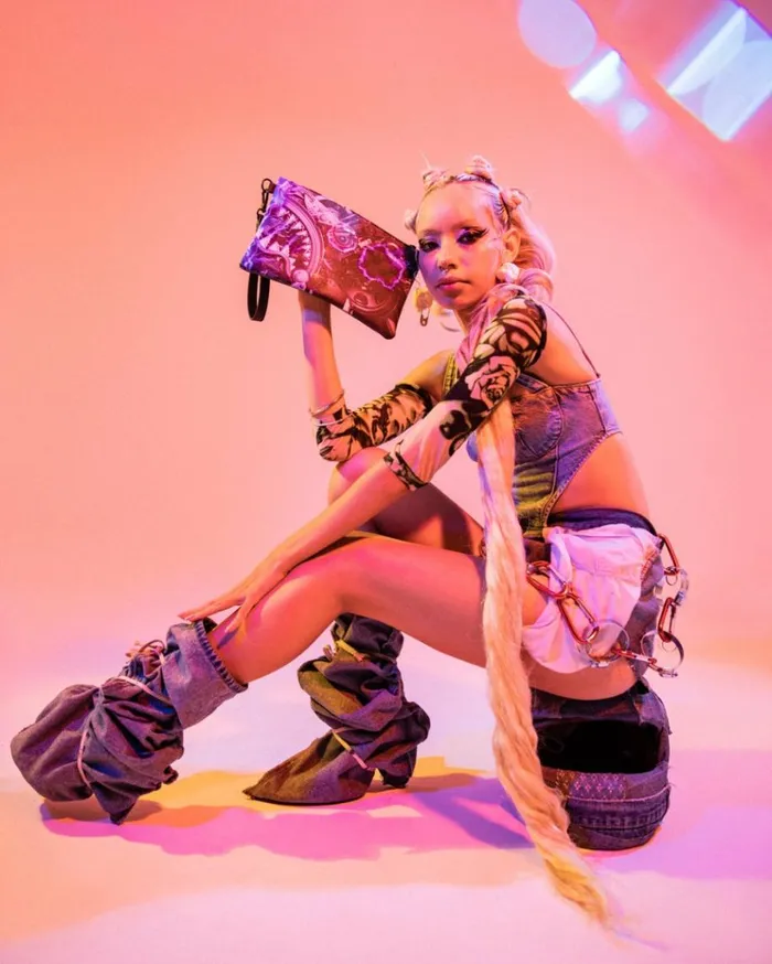 SPRAYGROUND THE UNDERCURRENT CROSSOVER CLUTCH Bags