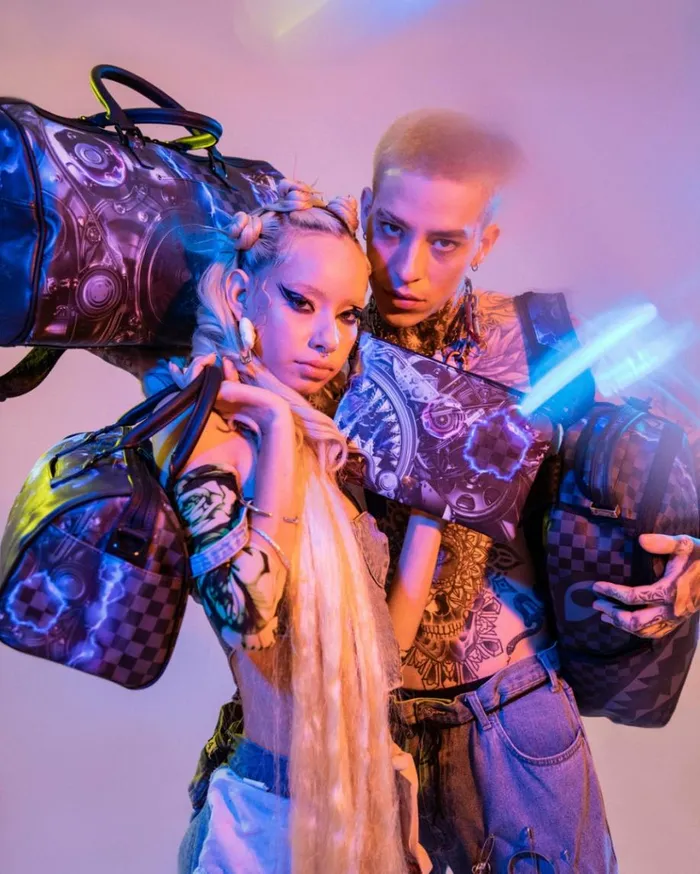 SPRAYGROUND THE UNDERCURRENT CROSSOVER CLUTCH Bags