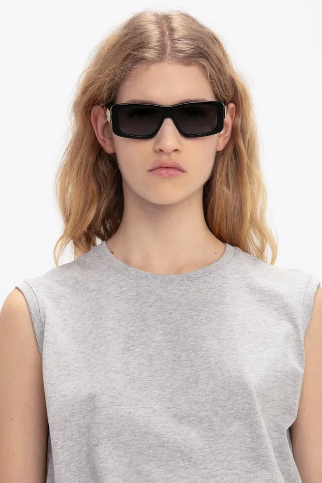 Sunglasses Women Victoria Beckham Chain Detail Rectangular Frame Sunglasses In Black