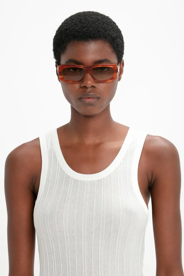 Sunglasses Women Victoria Beckham Chain Detail Rectangular Frame Sunglasses In Striped Blonde Havana
