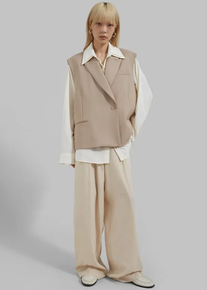 The Frankie Shop Outerwear Kace Boxy Vest 8211 Beige 8211 Women