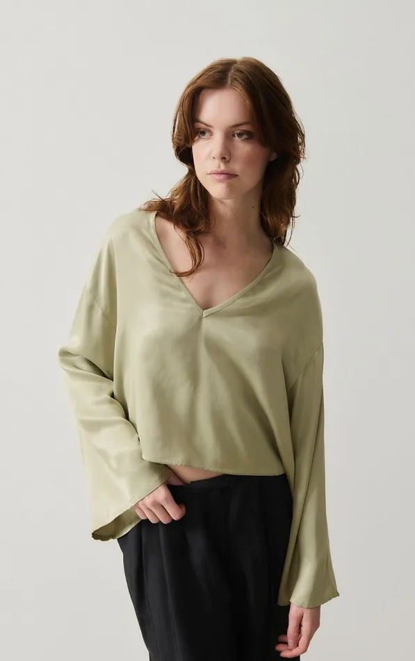 Top Unyl Cliff Women American Vintage Tops and Tanktops