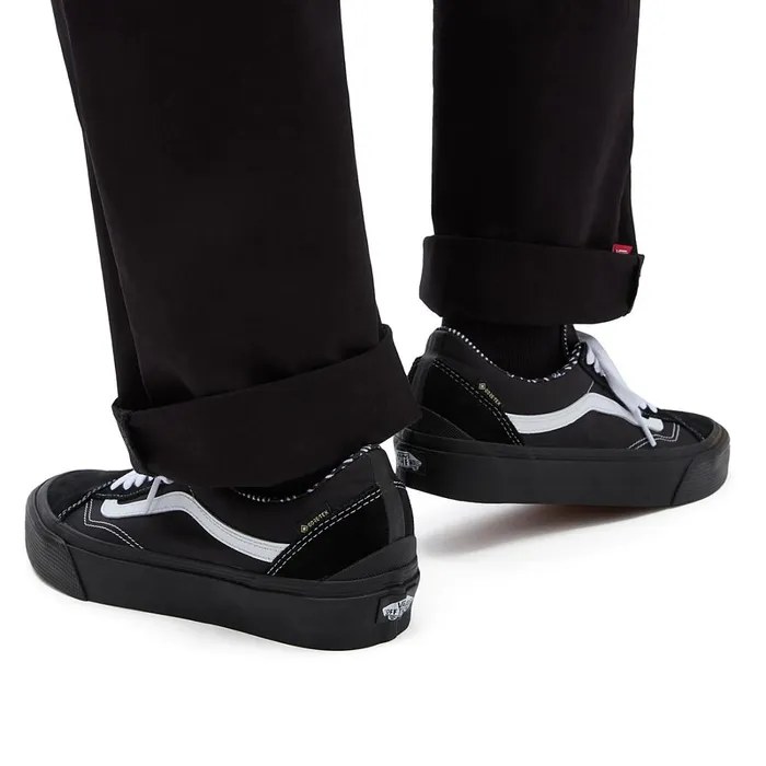 Vans Classics Men GoreTex Old Skool Shoes Black