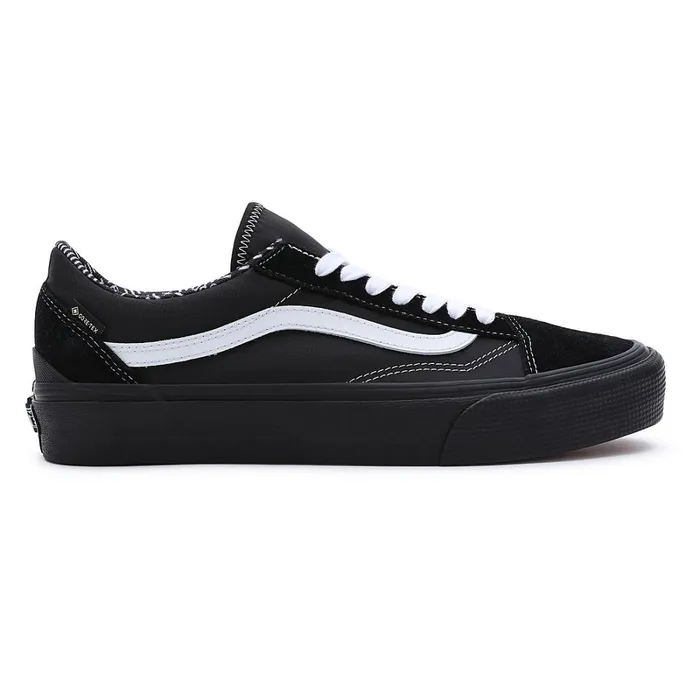 Vans Classics Men GoreTex Old Skool Shoes Black
