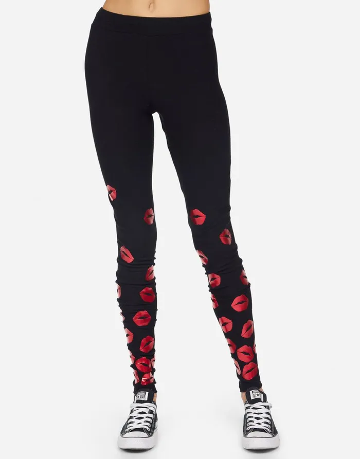 Women039s Shae Red Foil Scattered Lips Black Lauren Moshi Leggings