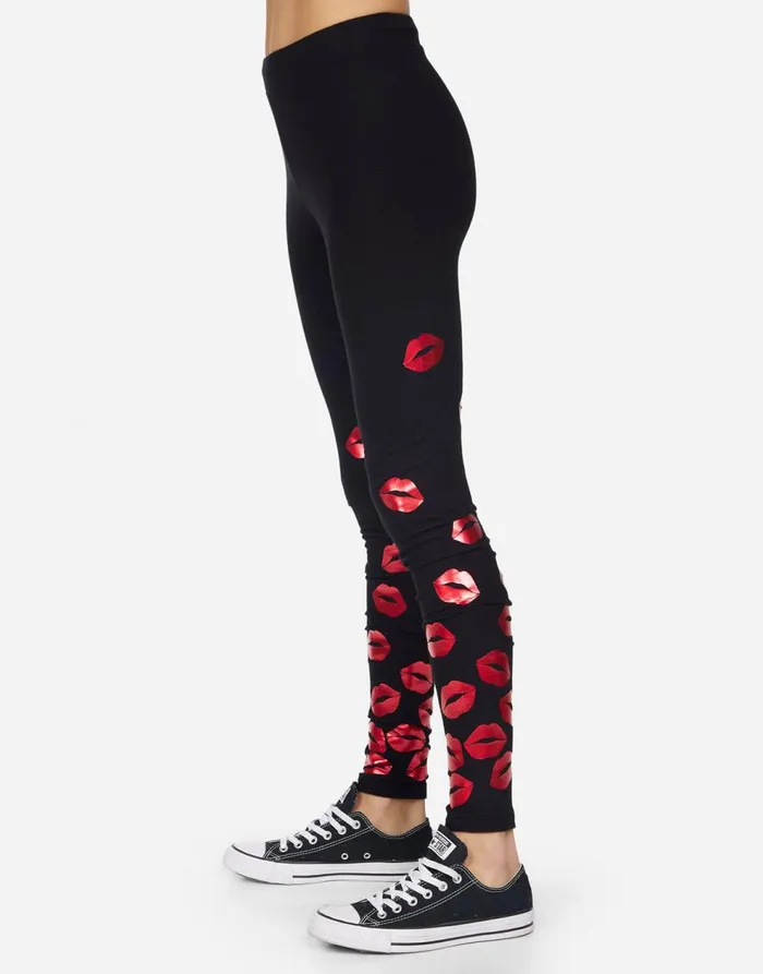 Women039s Shae Red Foil Scattered Lips Black Lauren Moshi Leggings
