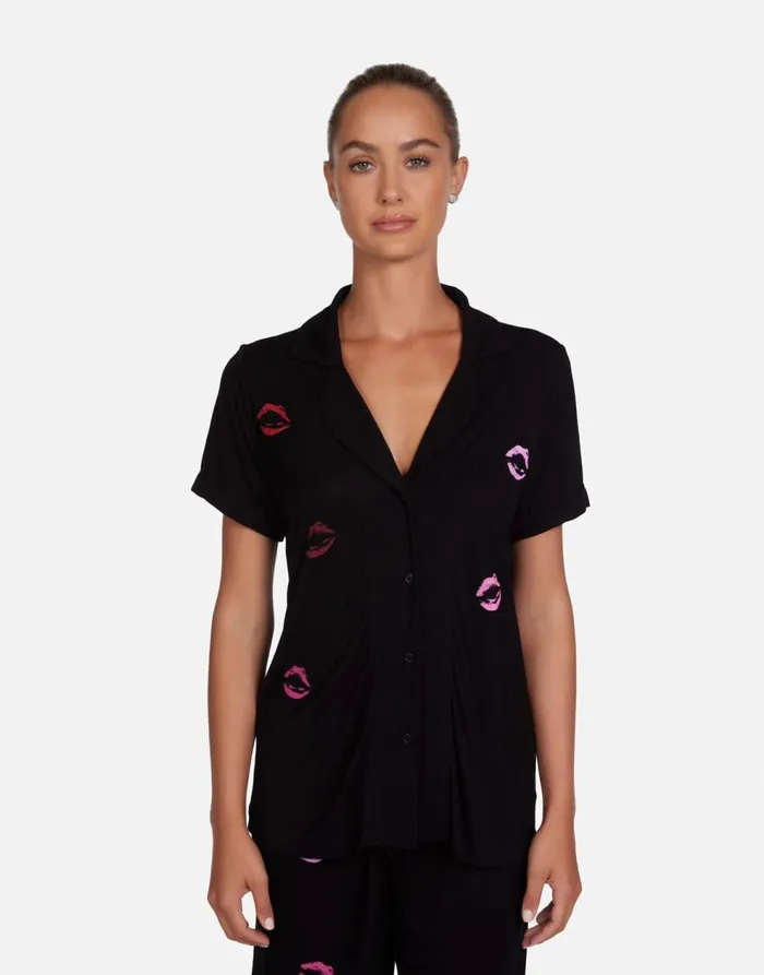 Women039s Waverly Mini Watercolor Lips Black Lauren Moshi Short Sleeve
