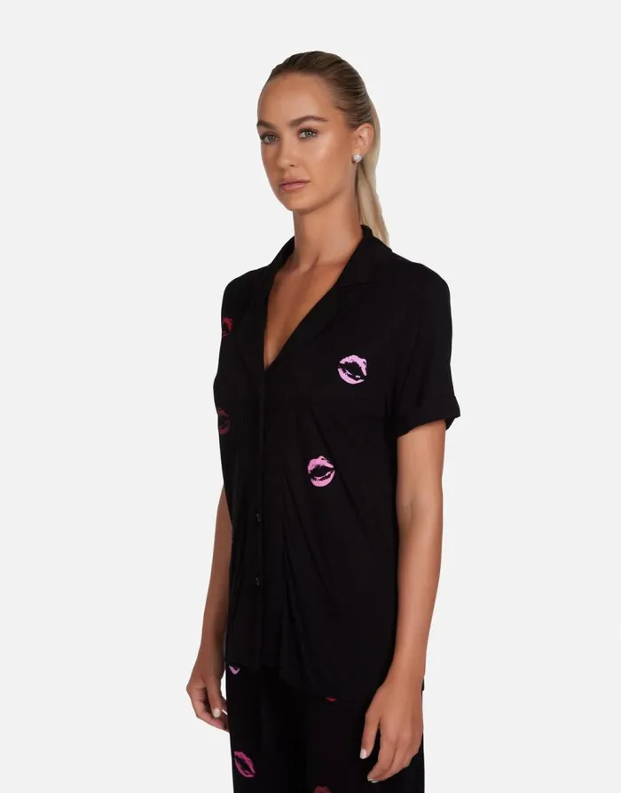 Women039s Waverly Mini Watercolor Lips Black Lauren Moshi Short Sleeve