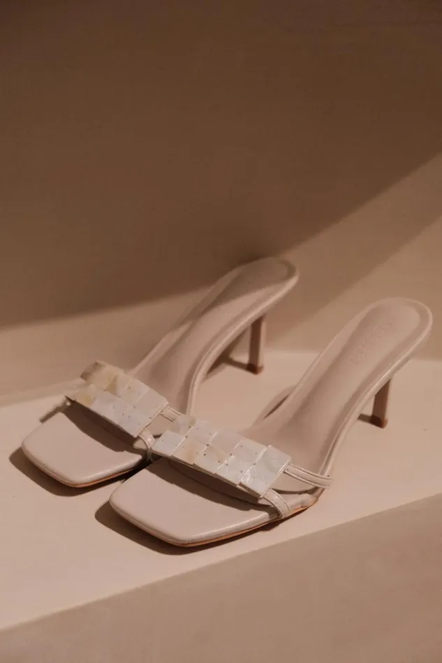 Women Meshki Shoes Lucy Shell Mules 8211 Ivory Pearl