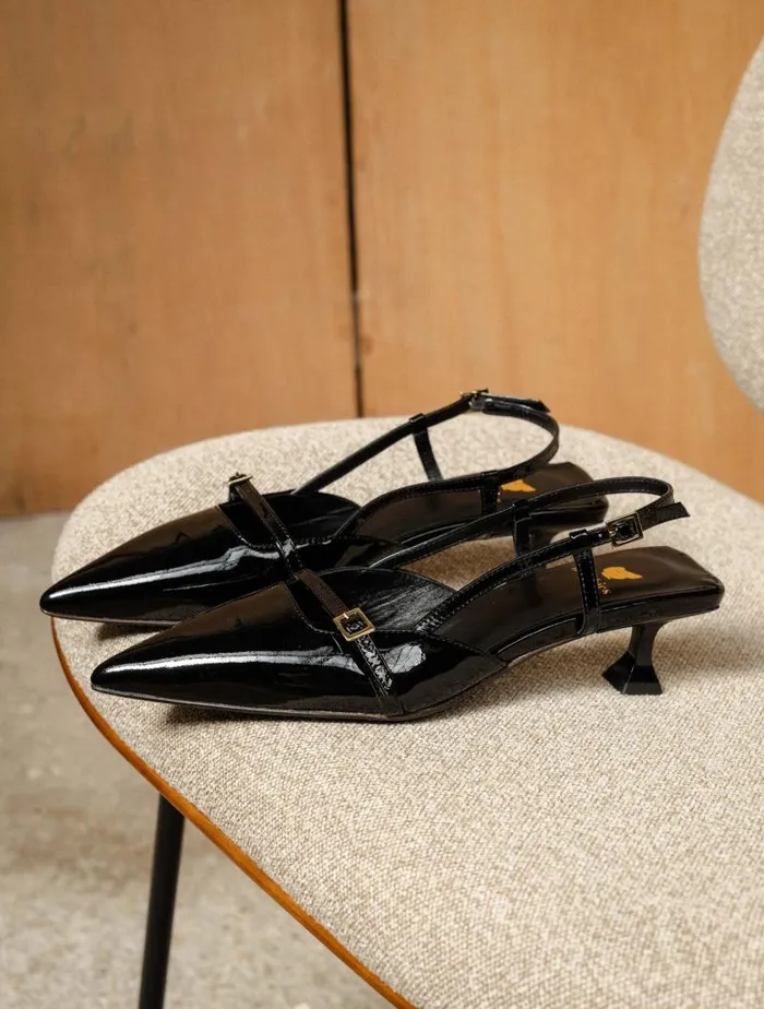 Women Pumps and Mary Janes Bobbies Reem Lacquered Black