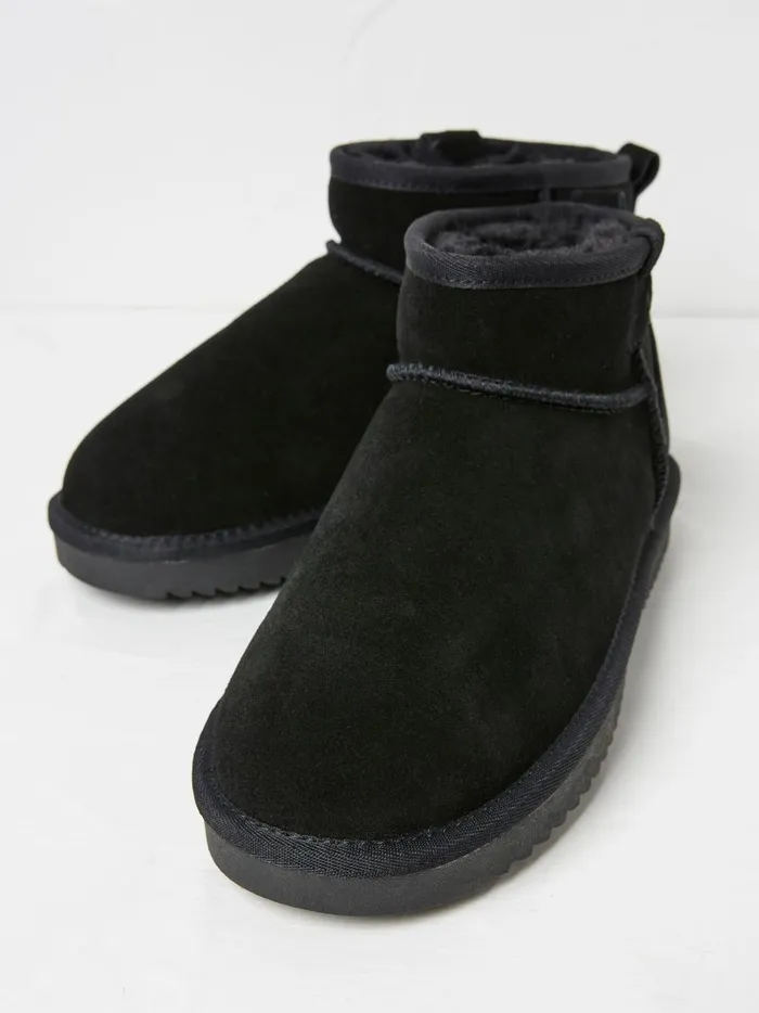 Women Pyjamas and Nightwear Fat Face Maeve Black Maeve Mini Boots